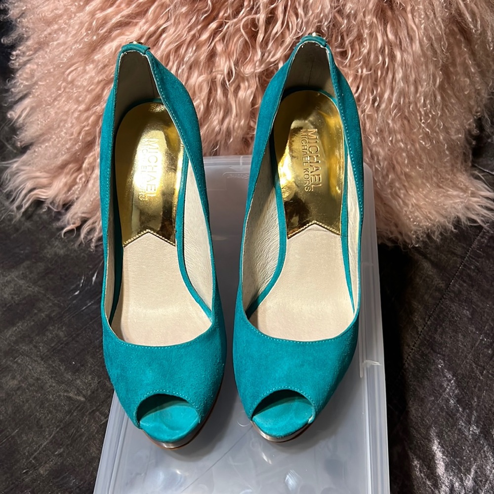 Michael Kors York Suede Platform Pumps Sz 8  - Aqua